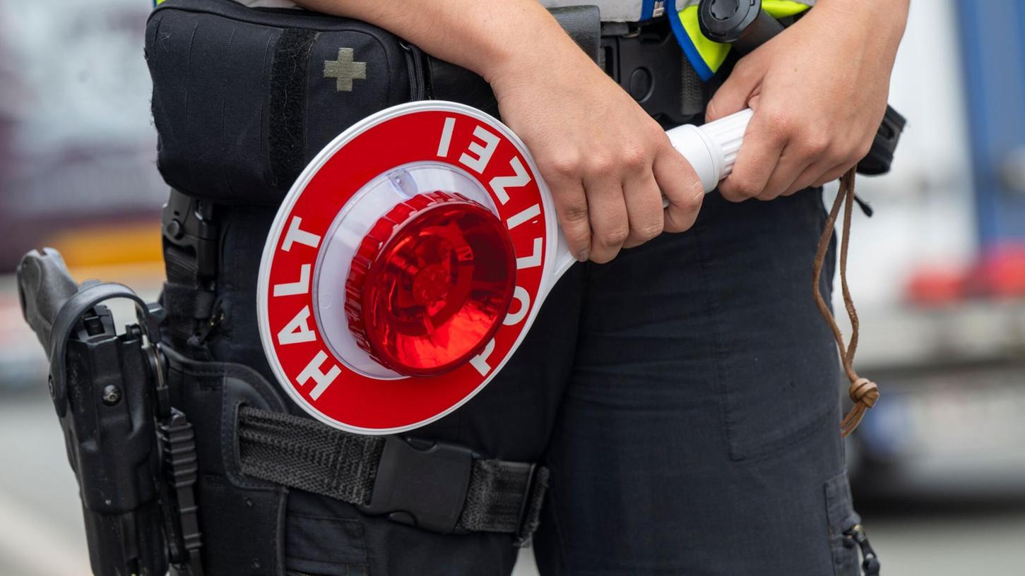 An der Grenze zu Österreich war Bundespolizisten ein mutmaßliches Bandenmitglied ins Netz gegangen. (Symbolbild) An der Grenze zu Österreich war Bundespolizisten ein mutmaßliches Bandenmitglied ins Netz gegangen. (Symbolbild)