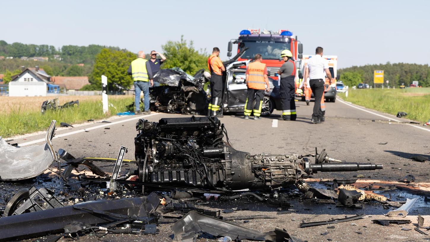 Auf der St2222 bei Veitserlbach kam es am Dienstagnachmittag (13.05.2025) zu einem schweren Vekehrsunfall zwischen zwei Fahrzeugen. Auf der St2222 bei Veitserlbach kam es am Dienstagnachmittag (13.05.2025) zu einem schweren Vekehrsunfall zwischen zwei Fahrzeugen.