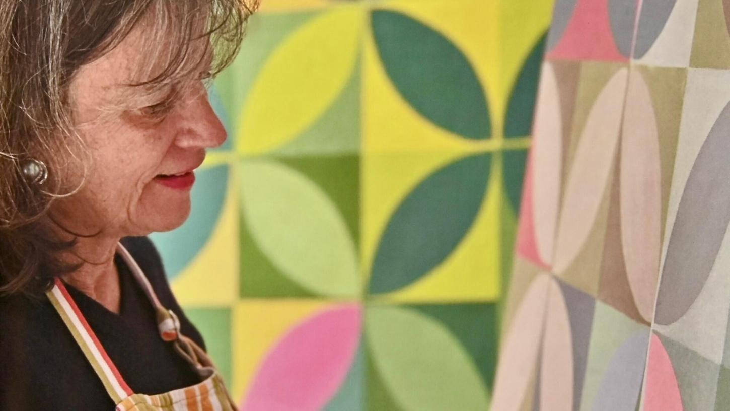 Gabi Fuchs in ihrem Atelier in der Schwabacher Bachgasse. Gabi Fuchs in ihrem Atelier in der Schwabacher Bachgasse.