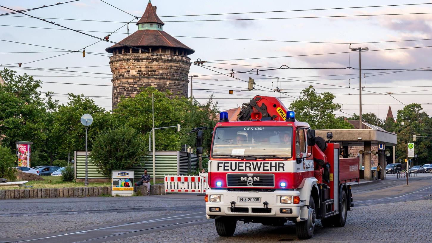 Die Stadt Nürnberg plant umfassende Sanierungen und Neubauten für Freiwillige Feuerwehren in Nürnberg. (Symbolbild) Die Stadt Nürnberg plant umfassende Sanierungen und Neubauten für Freiwillige Feuerwehren in Nürnberg. (Symbolbild)
