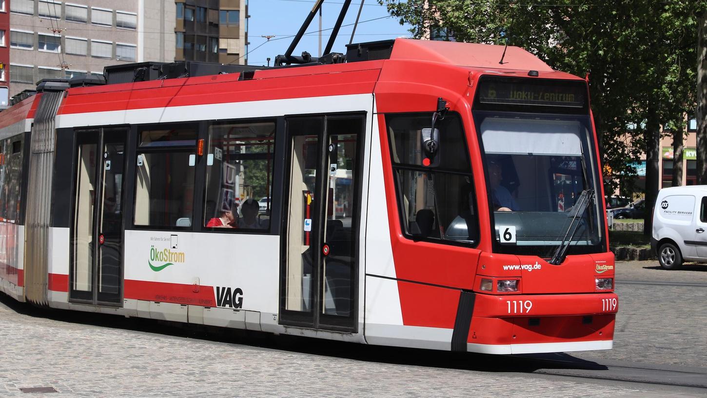 Tramfahren sollen in Nürnberg auch Studierende. (Symbolbild) Tramfahren sollen in Nürnberg auch Studierende. (Symbolbild)