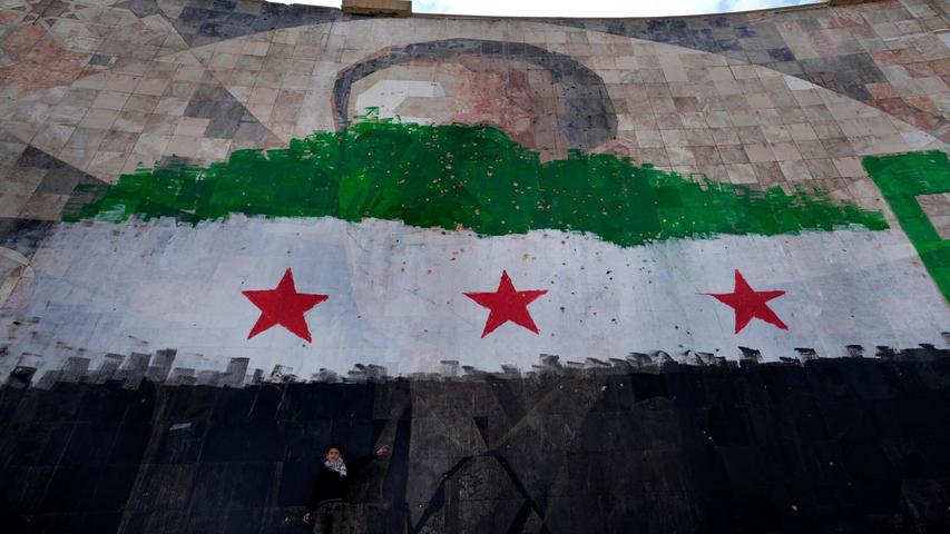 Syriens neue Führung bemüht sich um eine Annäherung an die internationale Staatengemeinschaft. Syriens neue Führung bemüht sich um eine Annäherung an die internationale Staatengemeinschaft.