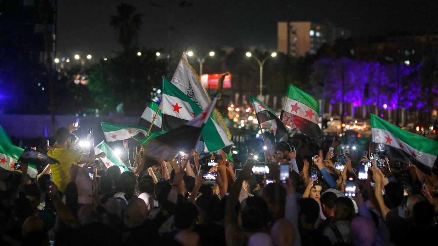 Die angekündigte Aufhebung der US-Sanktionen hat in Syrien große Freude ausgelöst. Die angekündigte Aufhebung der US-Sanktionen hat in Syrien große Freude ausgelöst.