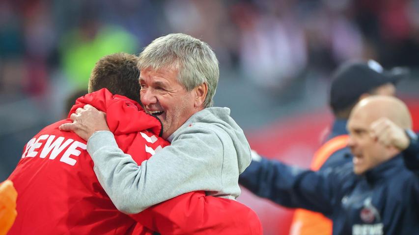 Friedhelm Funkel (M) feierte einen gelungenen Einstand als Trainer beim 1. FC Köln Friedhelm Funkel (M) feierte einen gelungenen Einstand als Trainer beim 1. FC Köln