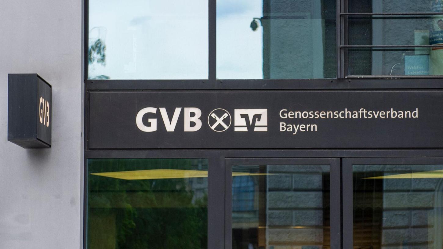Der Genossenschaftsverband Bayern vertritt über 1000 Waren- und Dienstleistungsunternehmen, Zulauf haben vor allem Unternehmen, die Ökostrom und Wärme produzieren. Der Genossenschaftsverband Bayern vertritt über 1000 Waren- und Dienstleistungsunternehmen, Zulauf haben vor allem Unternehmen, die Ökostrom und Wärme produzieren.