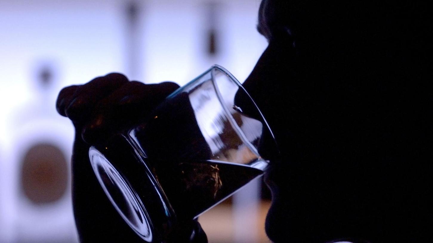 Über 100 Menschen starben an gepanschtem Alkohol. (Symbolbild) Über 100 Menschen starben an gepanschtem Alkohol. (Symbolbild)