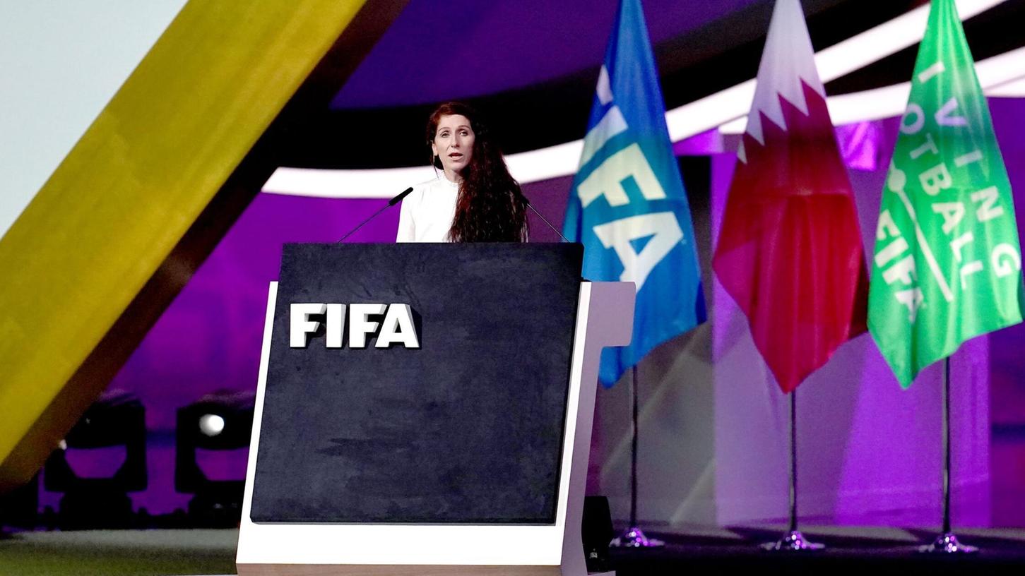 Lise Klaveness - hier bei einem FIFA-Kongress in Doha - äußerst sich immer wieder kritisch über Infantino. Lise Klaveness - hier bei einem FIFA-Kongress in Doha - äußerst sich immer wieder kritisch über Infantino.