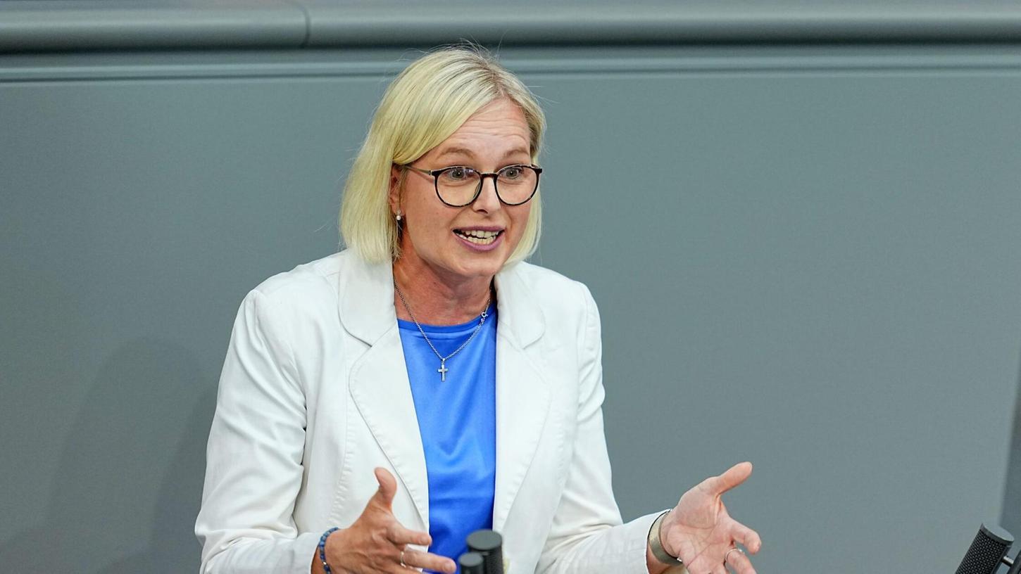 Christiane Schenderlein (CDU), Staatsministerin für Sport und Ehrenamt, will Olympia nach Deutschland holen. Christiane Schenderlein (CDU), Staatsministerin für Sport und Ehrenamt, will Olympia nach Deutschland holen.
