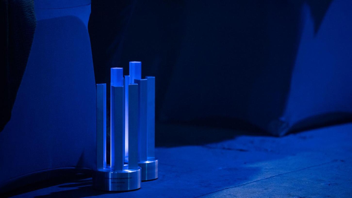 Zwei der begehrten Trophäen beim Deutschen Computerspielpreis. (Archivbild) Zwei der begehrten Trophäen beim Deutschen Computerspielpreis. (Archivbild)
