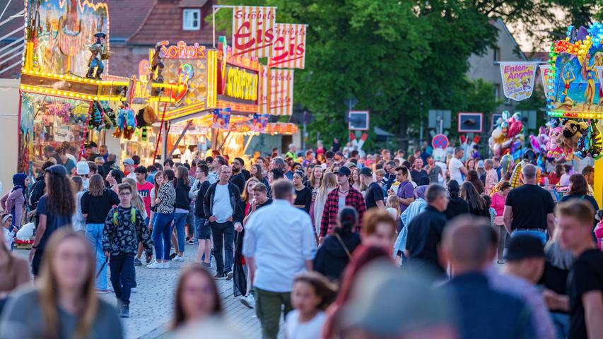 Am Freitag, 16. Mai beginnt das diesjährige Rother Frühlingsfest. Am Freitag, 16. Mai beginnt das diesjährige Rother Frühlingsfest.