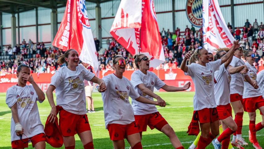 Die Bayern-Frauen haben einen neuen Trainer. Die Bayern-Frauen haben einen neuen Trainer.