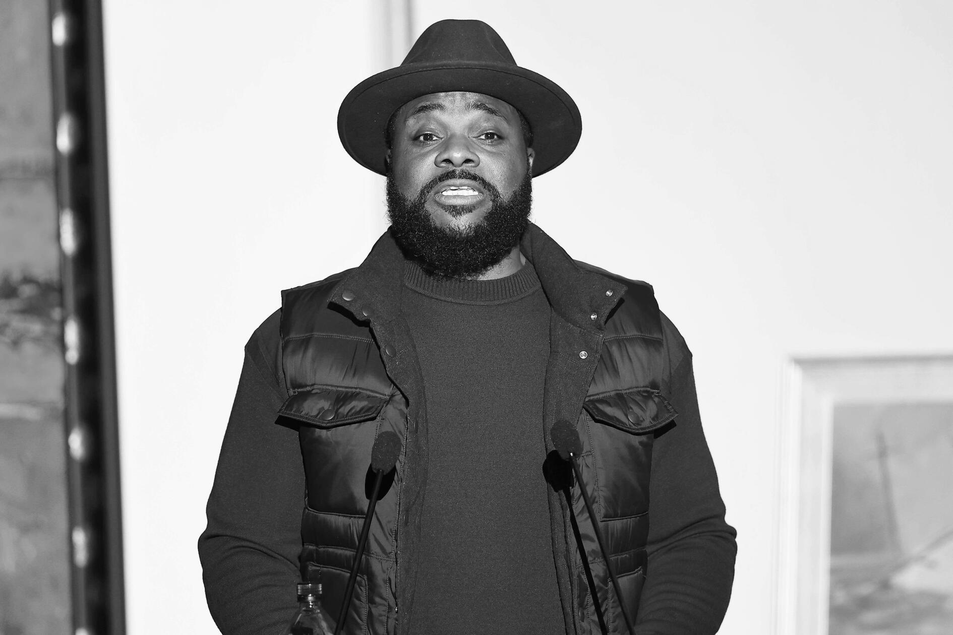 Der Schauspieler Malcolm-Jamal Warner, weltbekannt geworden durch seine Rolle als Theo Huxtable in der Sitcom "Die Bill Cosby Show" starb am 21. Juli 2025 bei einem Badeunfall. Der Schauspieler, Regisseur und Musiker wurde nur 54 Jahre alt.