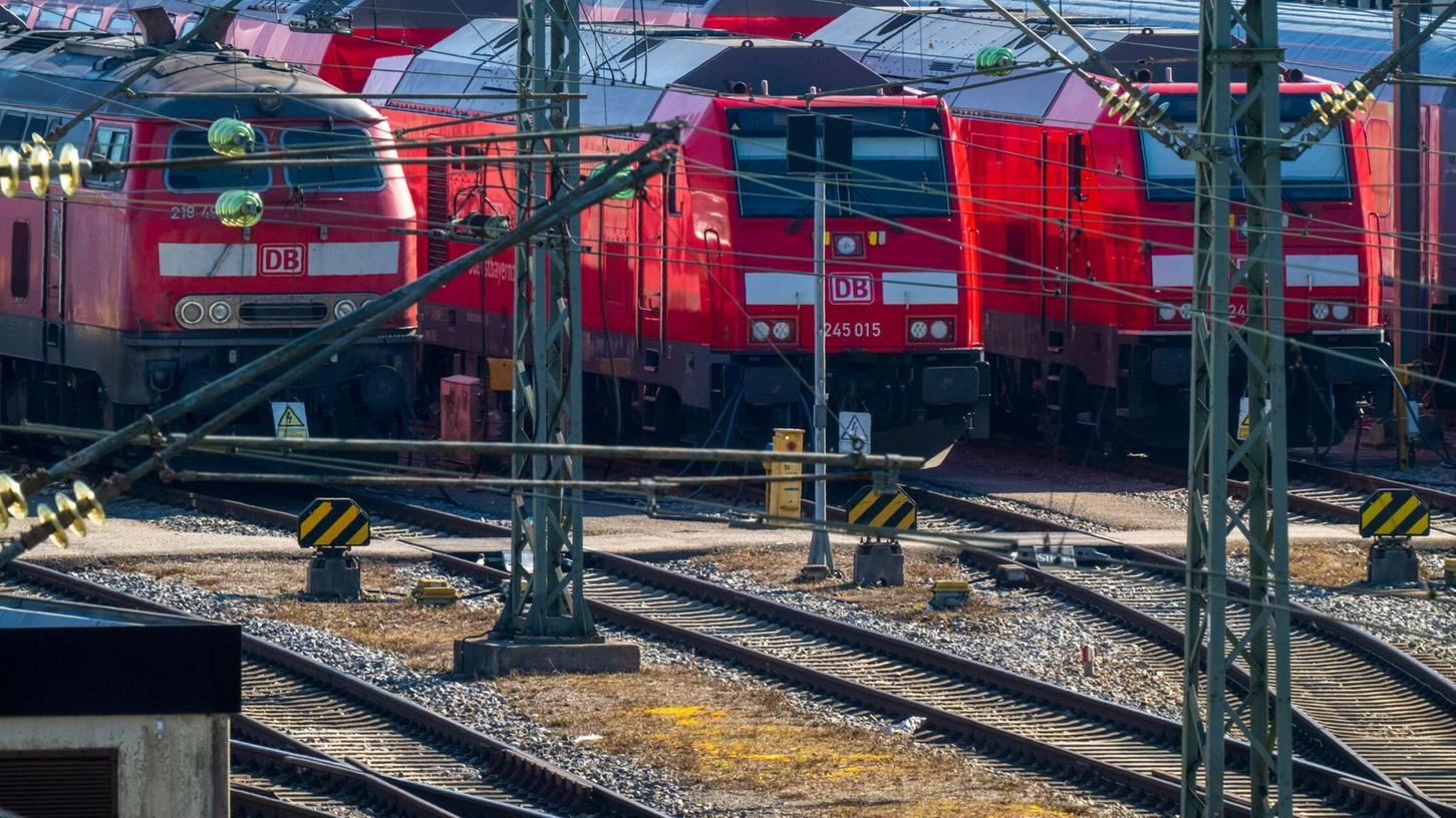 Bayerns Regionalzüge sind im vergangenen Jahr noch einmal unpünktlicher geworden. (Archiv) Bayerns Regionalzüge sind im vergangenen Jahr noch einmal unpünktlicher geworden. (Archiv)