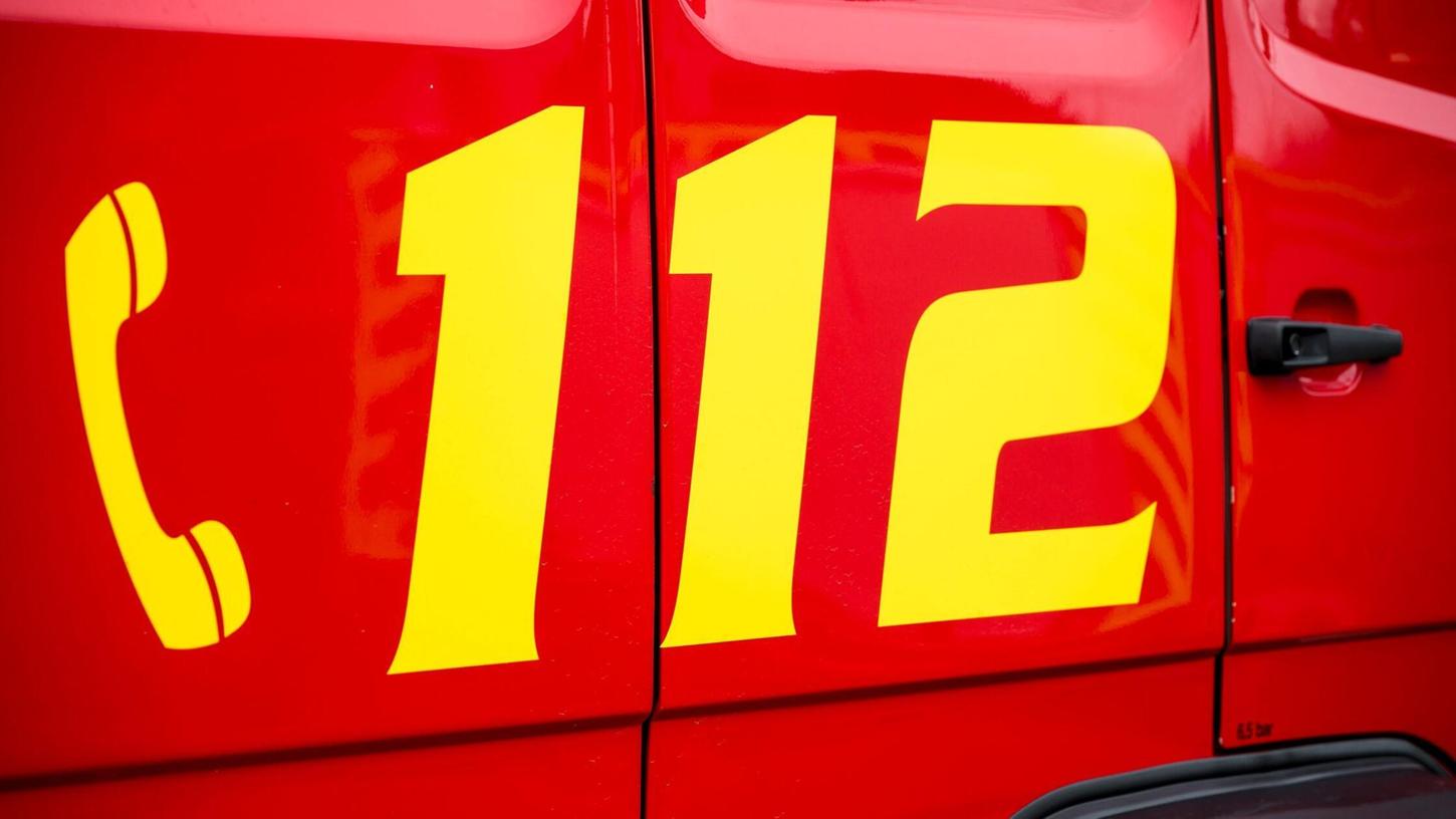 Die Feuerwehrleute gingen von Haus zu Haus, um bis zu 350 Menschen zu evakuieren. Auch eine Justizvollzugsanstalt wurde geräumt. (Symbolbild) Die Feuerwehrleute gingen von Haus zu Haus, um bis zu 350 Menschen zu evakuieren. Auch eine Justizvollzugsanstalt wurde geräumt. (Symbolbild)