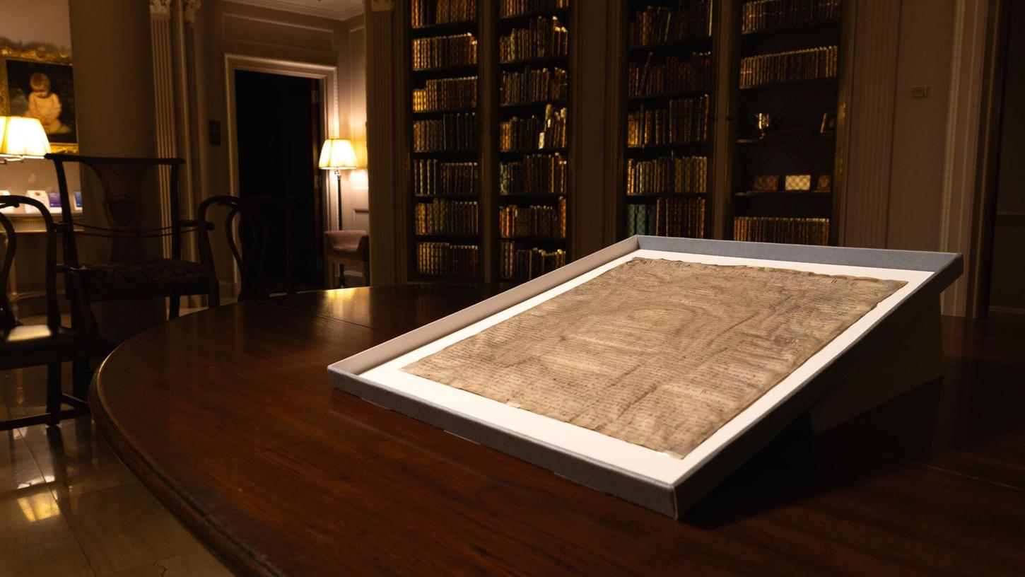 Die von Trump bedrängte Uni Harvard hat nun ein Original der Magna Carta, die besagt, dass kein König über dem Recht steht. Die von Trump bedrängte Uni Harvard hat nun ein Original der Magna Carta, die besagt, dass kein König über dem Recht steht.