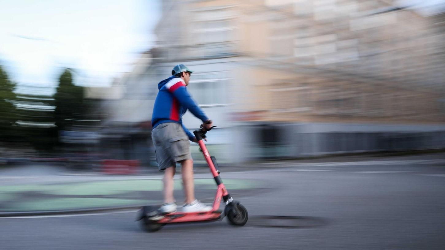Unfälle mit E-Scootern führen oft zu schweren Verletzungen. Unfälle mit E-Scootern führen oft zu schweren Verletzungen.
