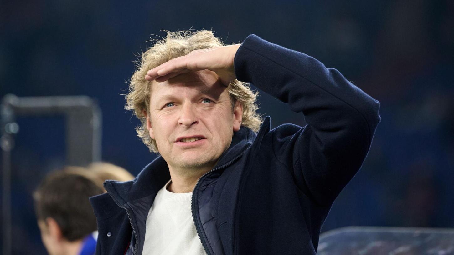 Bleibt auf Schalke: Der Revierclub hat den Vertrag mit Youri Mulder verlängert. Bleibt auf Schalke: Der Revierclub hat den Vertrag mit Youri Mulder verlängert.