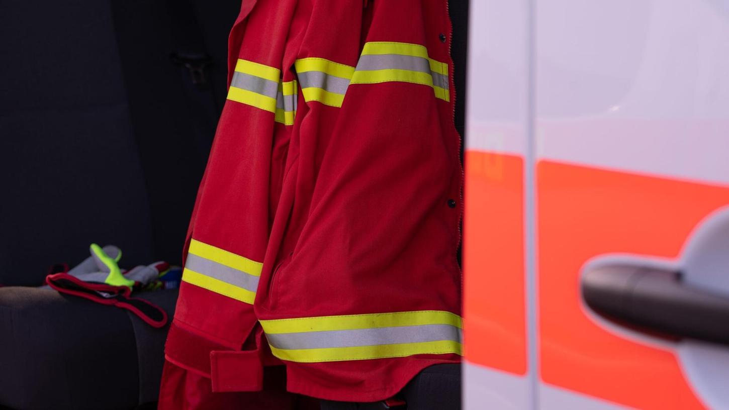 Mindestens zehn Schüler erlitten Augen- und Halsreizungen, zwei mussten ins Krankenhaus gebracht werden. (Symbolbild) Mindestens zehn Schüler erlitten Augen- und Halsreizungen, zwei mussten ins Krankenhaus gebracht werden. (Symbolbild)