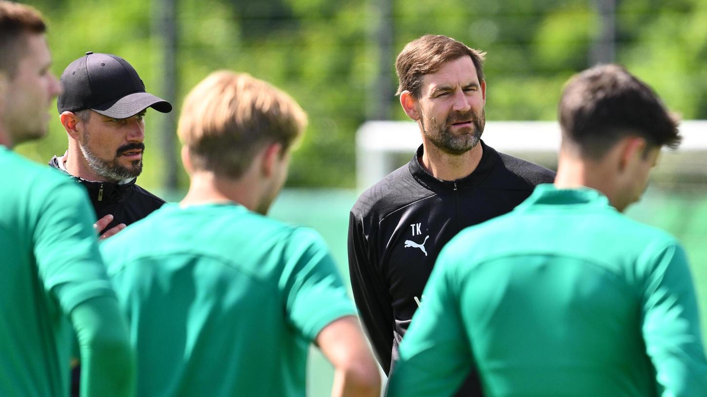 „Es ist wichtig, dass die Mannschaft an sich glaubt“: Thomas Kleine versuchte, seinen Spielern in dieser Woche den Glauben zu vermitteln. „Es ist wichtig, dass die Mannschaft an sich glaubt“: Thomas Kleine versuchte, seinen Spielern in dieser Woche den Glauben zu vermitteln.