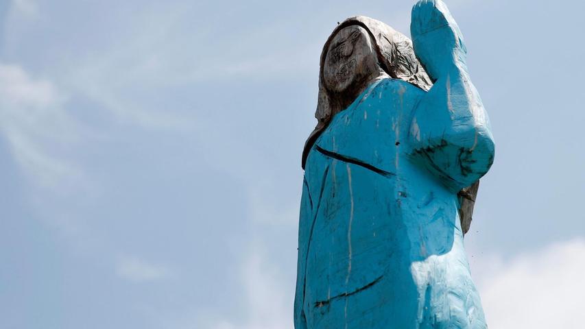 Eine Holz-Skulptur von Melania Trump in Slowenien war von Unbekannten verbrannt worden. (Archivbild) Eine Holz-Skulptur von Melania Trump in Slowenien war von Unbekannten verbrannt worden. (Archivbild)