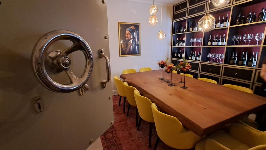 Neue Bar „Die Bank“ in Schwabach: Wein gibt‘s im ehemaligen Tresorraum der „Reichsbank“ Neue Bar „Die Bank“ in Schwabach: Wein gibt‘s im ehemaligen Tresorraum der „Reichsbank“