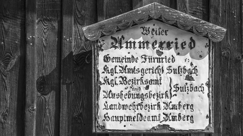 Ein Schild aus alter Zeit. Ein Schild aus alter Zeit.