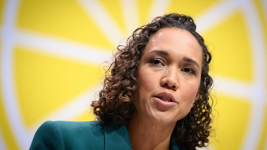 Die Unternehmerin soll der Partei einen modernen Anstrich verleihen. Die Unternehmerin soll der Partei einen modernen Anstrich verleihen.