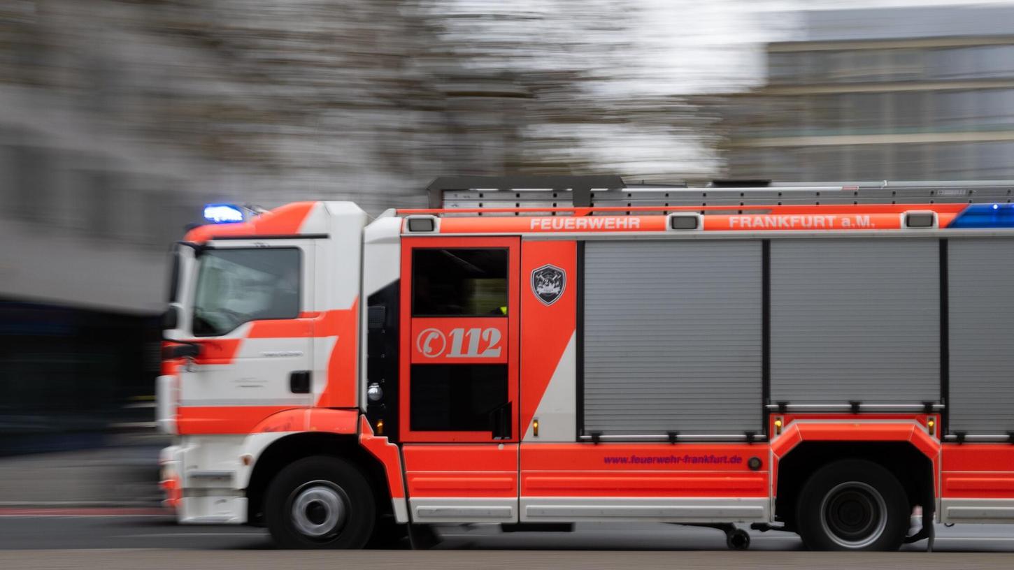 Das schnelle Eingreifen der Feuerwehr verhinderte schlimmeres (Symbolbild). Das schnelle Eingreifen der Feuerwehr verhinderte schlimmeres (Symbolbild).