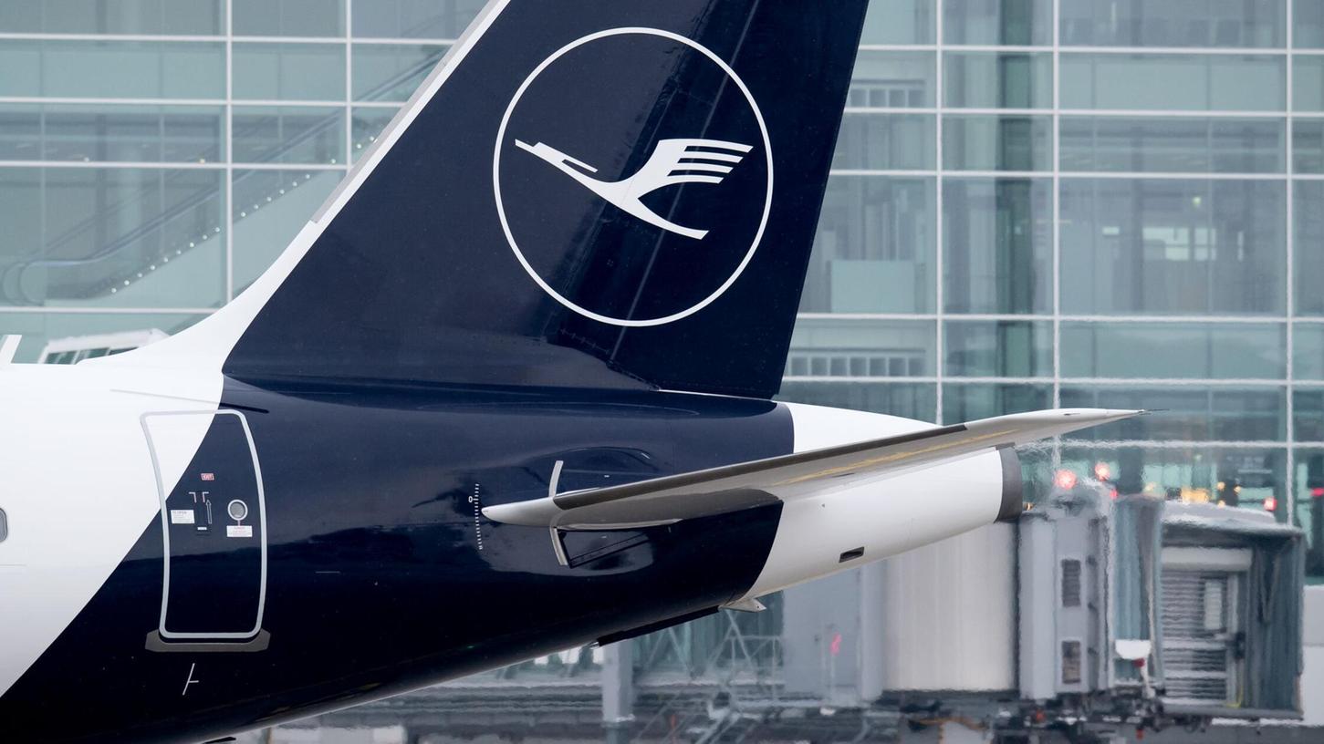 Wegen eines medizinischen Notfalls ist eine Lufthansa-Maschine mit 205 Menschen an Bord zehn Minuten ohne aktiven Piloten im Cockpit geflogen. Wegen eines medizinischen Notfalls ist eine Lufthansa-Maschine mit 205 Menschen an Bord zehn Minuten ohne aktiven Piloten im Cockpit geflogen.