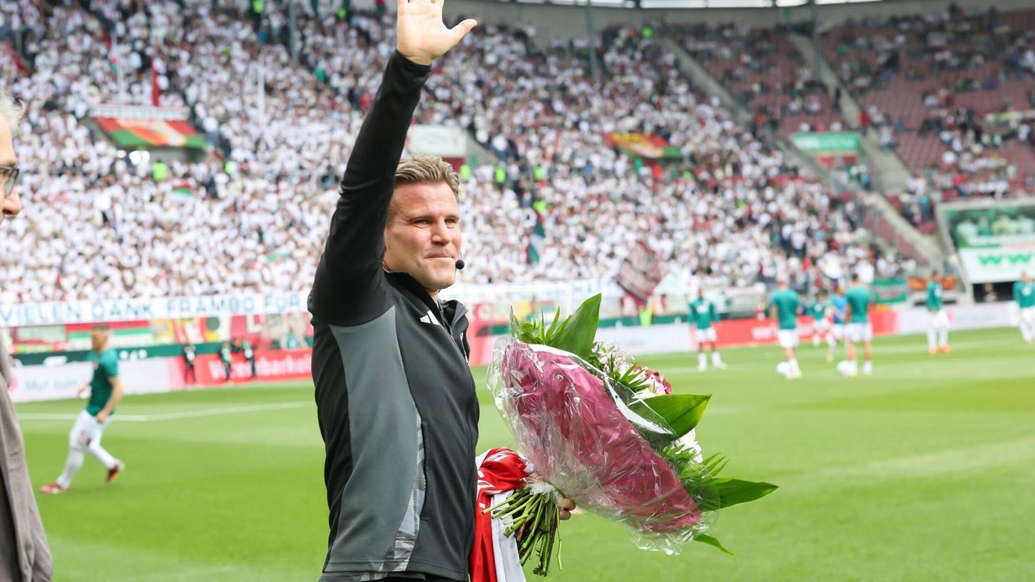 Servus Rekord-Schiedsrichter: Felix Brych beendet nach 359 Bundesligaspielen seine Karriere. Servus Rekord-Schiedsrichter: Felix Brych beendet nach 359 Bundesligaspielen seine Karriere.