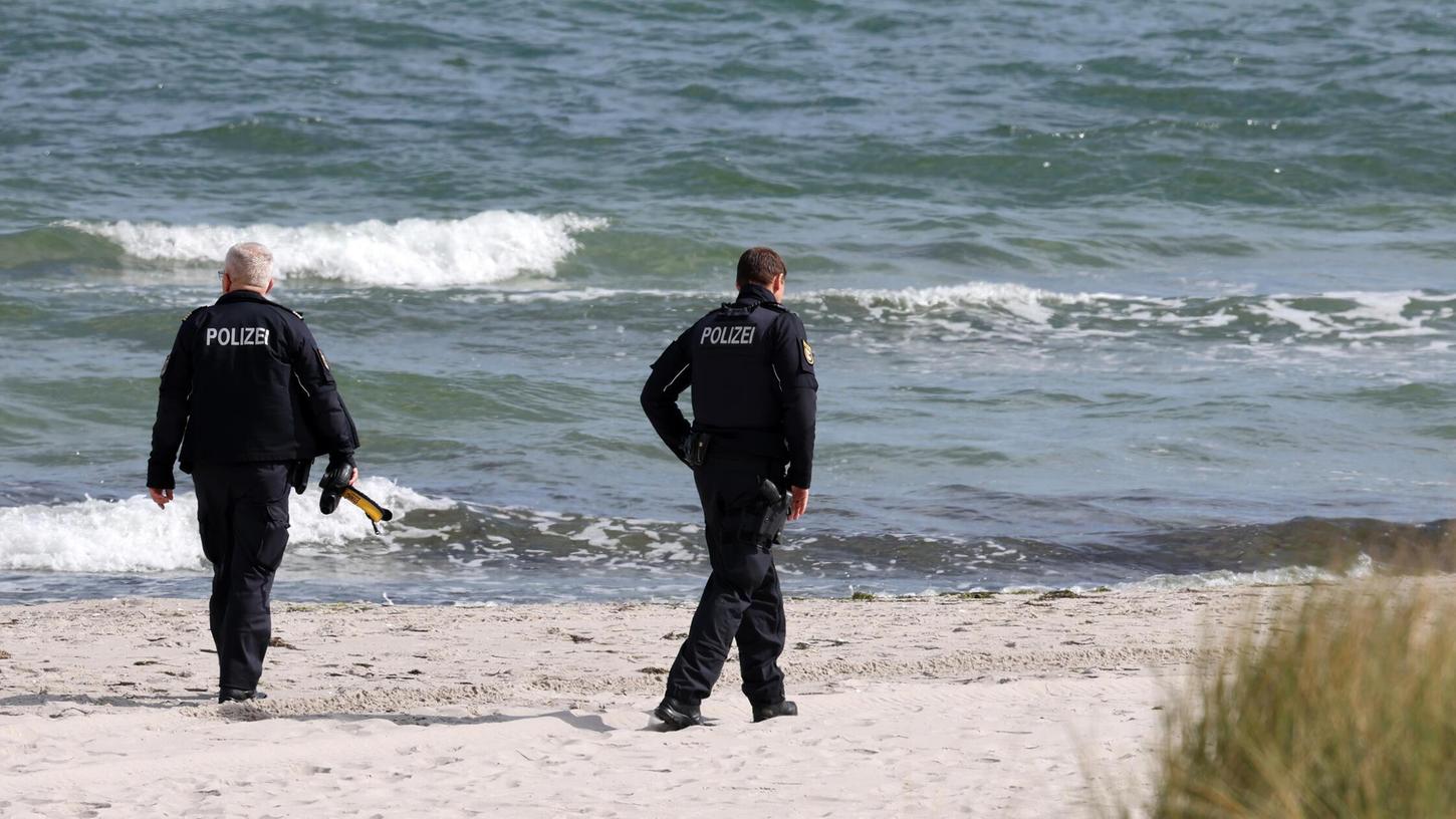 Der Strand und das Gewässer wurden nach dem Vermissten abgesucht. Der Strand und das Gewässer wurden nach dem Vermissten abgesucht.