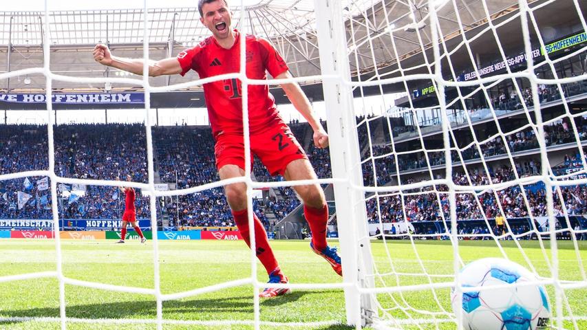 Als würde er den Ball ins Tor brüllen: Thomas Müller. Als würde er den Ball ins Tor brüllen: Thomas Müller.