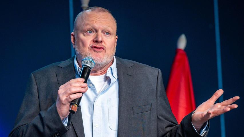 Er muss das Ergebnis nun erklären: Stefan Raab hatte einen Spitzenplatz als Ziel ausgegeben. Er muss das Ergebnis nun erklären: Stefan Raab hatte einen Spitzenplatz als Ziel ausgegeben.