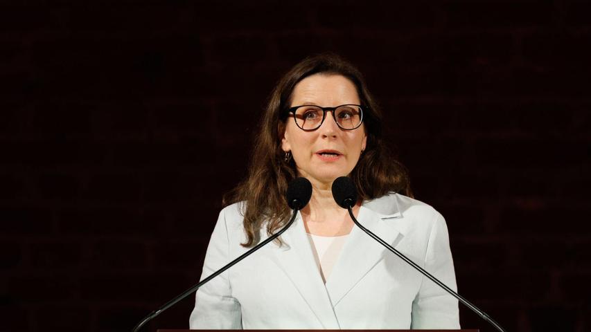 Simone Blaschka, Direktorin des deutschen Auswandererhauses, sieht Parallelen zwischen den Motiven früherer Auswanderer und heutiger Auswanderungswilliger. (Archivbild) Simone Blaschka, Direktorin des deutschen Auswandererhauses, sieht Parallelen zwischen den Motiven früherer Auswanderer und heutiger Auswanderungswilliger. (Archivbild)