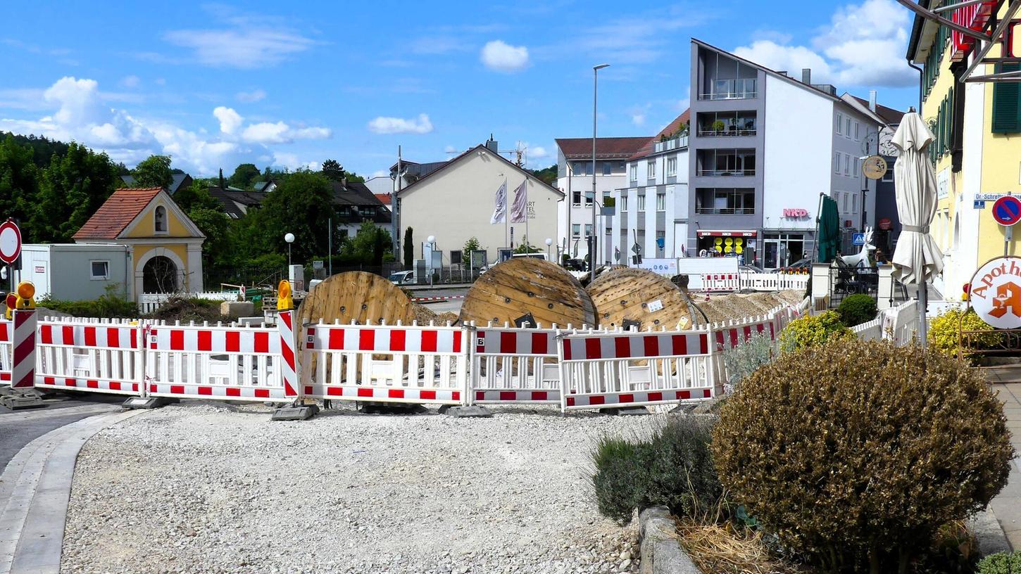 Alles läuft planmäßig: So sieht es gerade in der Parsberger Stadtmitte aus. Alles läuft planmäßig: So sieht es gerade in der Parsberger Stadtmitte aus.