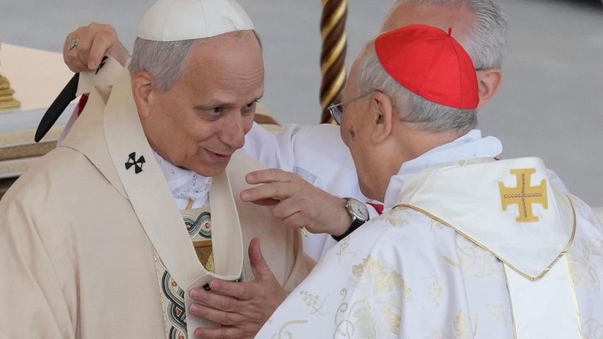 Papst Leo XIV. ist auf dem Petersplatz feierlich in sein Amt eingeführt worden. Papst Leo XIV. ist auf dem Petersplatz feierlich in sein Amt eingeführt worden.