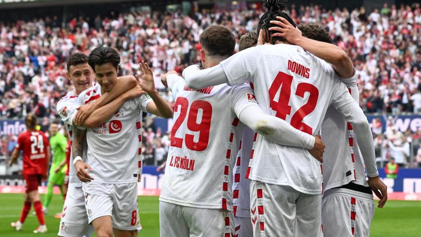 Jubel über den siebten Bundesliga-Aufstieg der Kölner Jubel über den siebten Bundesliga-Aufstieg der Kölner