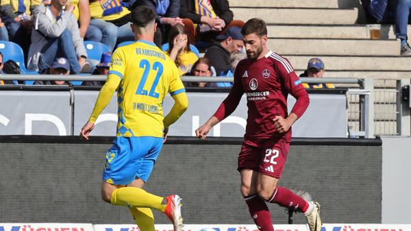 Vorhang auf für den Rekordspieler: Durch seine Einwechslung in Braunschweig steht Enrico Valentini nun bei 152 Zweitliga-Spielen für den Club – damit teilt er sich den Status als Rekordspieler mit Hanno Behrens.