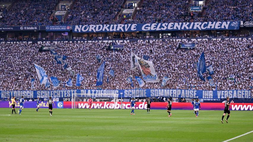 Für den Rest des Teams hatten die Fans eine klare Botschaft. Für den Rest des Teams hatten die Fans eine klare Botschaft.
