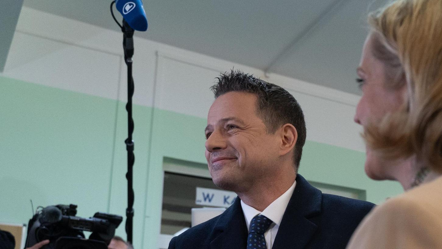 Der Warschauer Oberbürgermeister Rafal Trzaskowski muss im Rennen um die Präsidentschaft in die Stichwahl. Der Warschauer Oberbürgermeister Rafal Trzaskowski muss im Rennen um die Präsidentschaft in die Stichwahl.
