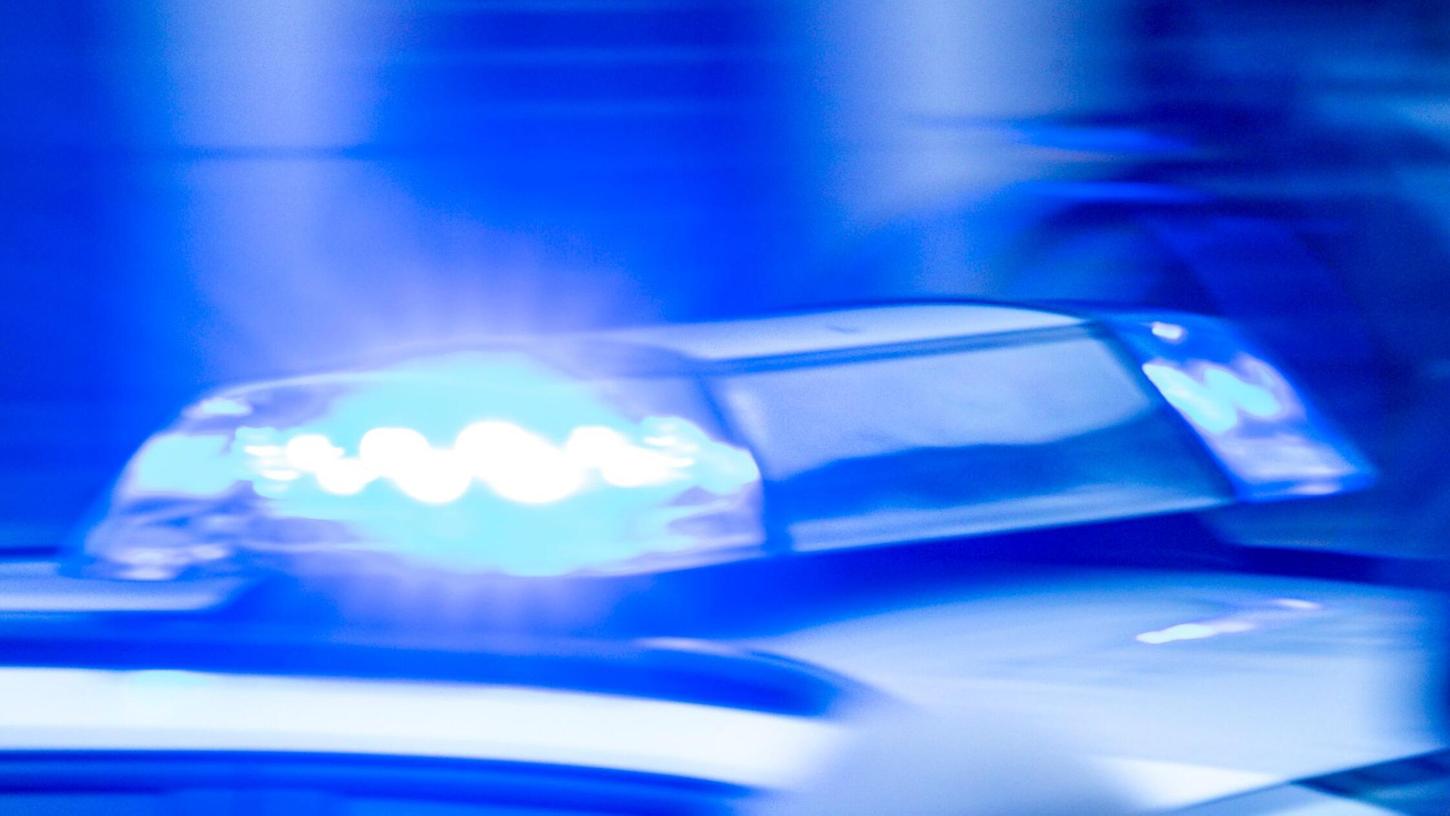 Bei einem Unfall ist ein 57-jähriger Motorradfahrer gestorben. (Symbolbild) Bei einem Unfall ist ein 57-jähriger Motorradfahrer gestorben. (Symbolbild)