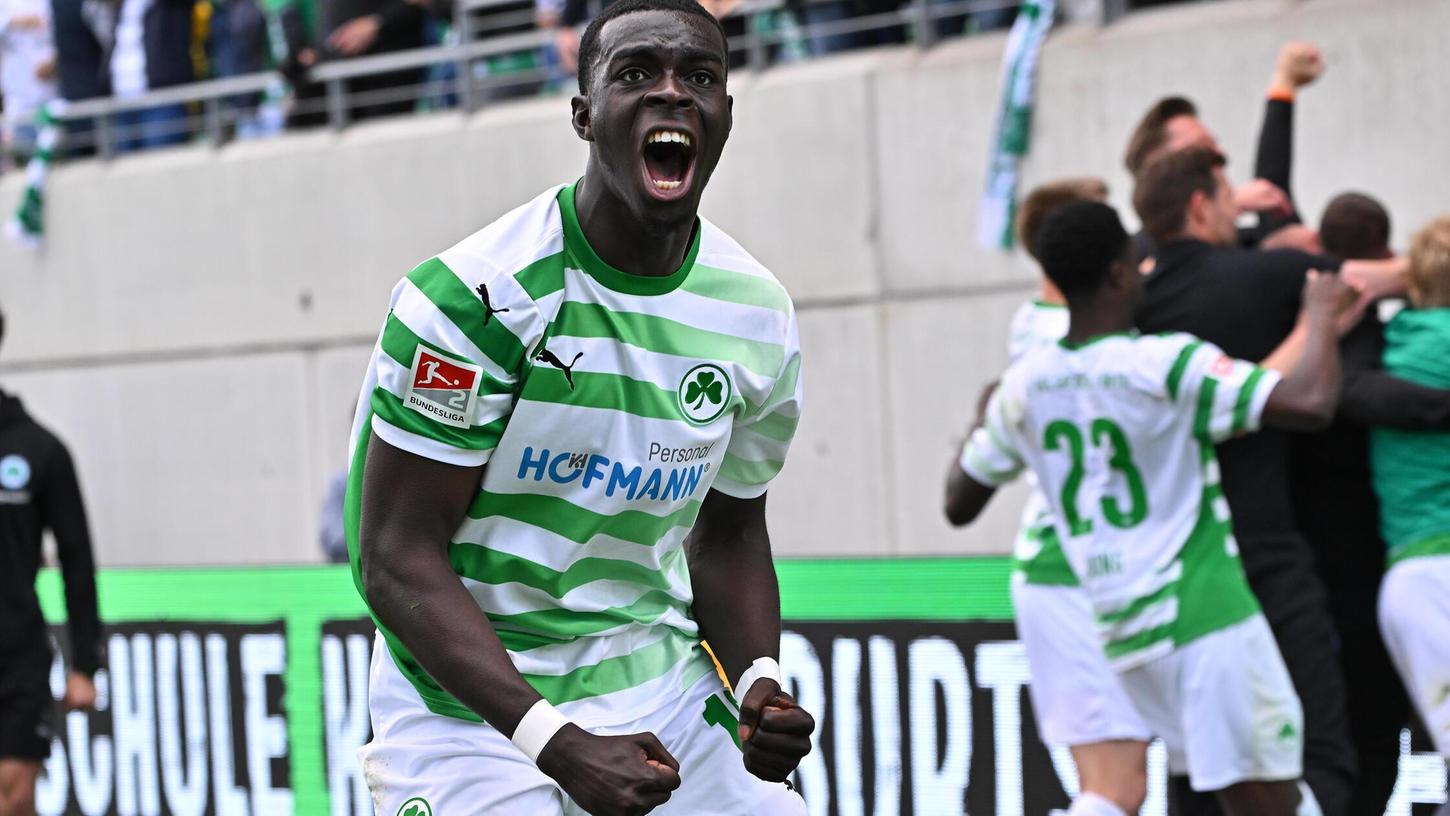Joshua Quarshie jubelt über Felix Klaus‘ 3:1 - und wir feiern, dass diese so komplizierte Saison ein schönes Ende gefunden hat. Joshua Quarshie jubelt über Felix Klaus‘ 3:1 - und wir feiern, dass diese so komplizierte Saison ein schönes Ende gefunden hat.