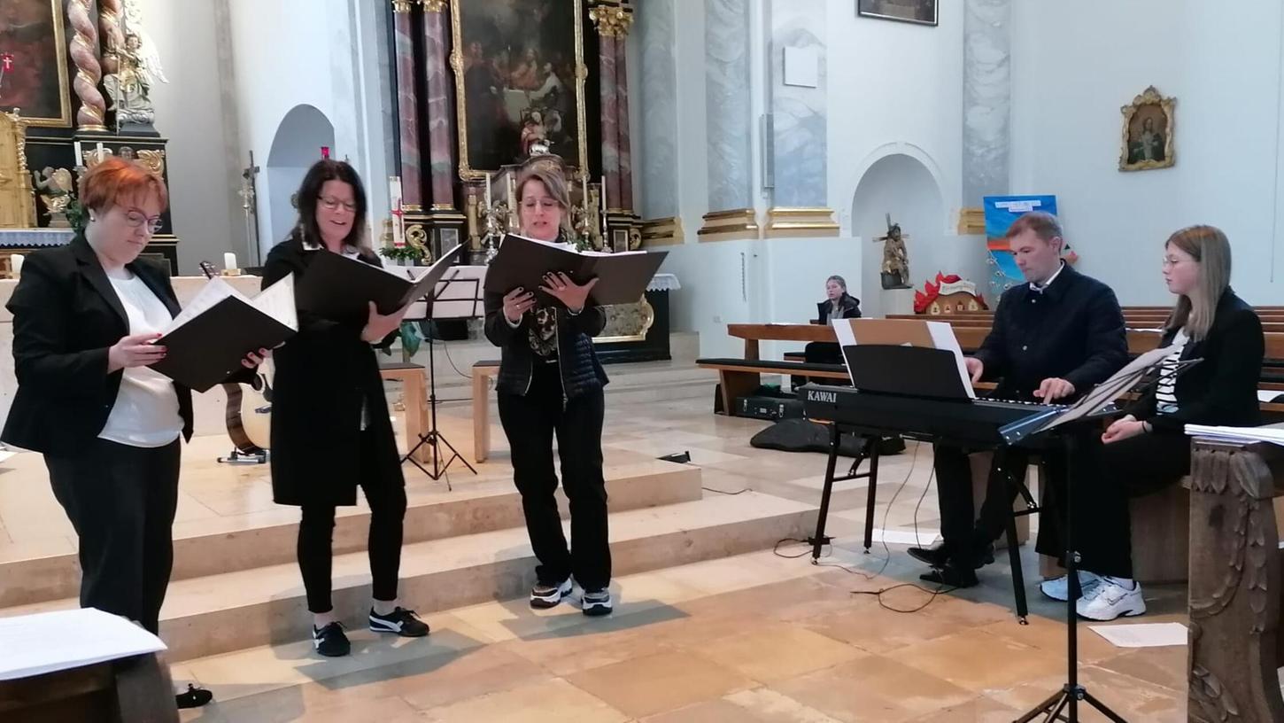 Ein voller Erfolg war das Benefizkonzert zugunsten des Vereins „Nähen für Frühchen und Sternenkinder Beilngries“ in der Pfarrkirche „St. Michael“ in Lauterhofen Ein voller Erfolg war das Benefizkonzert zugunsten des Vereins „Nähen für Frühchen und Sternenkinder Beilngries“ in der Pfarrkirche „St. Michael“ in Lauterhofen
