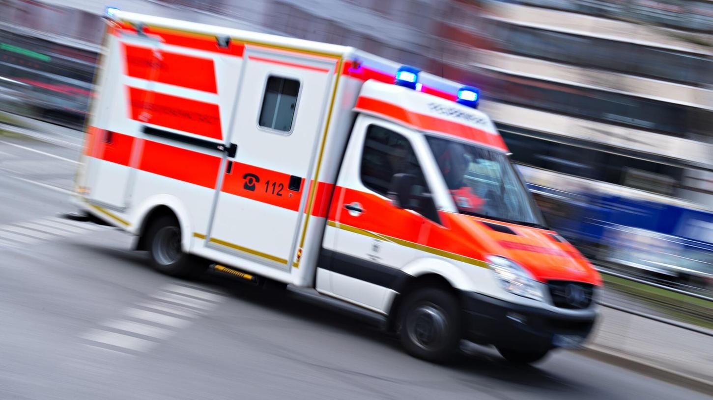 Der 65-Jährige starb nach dem Unfall am Morgen in einem Münchner Krankenhaus. (Symbolbild) Der 65-Jährige starb nach dem Unfall am Morgen in einem Münchner Krankenhaus. (Symbolbild)
