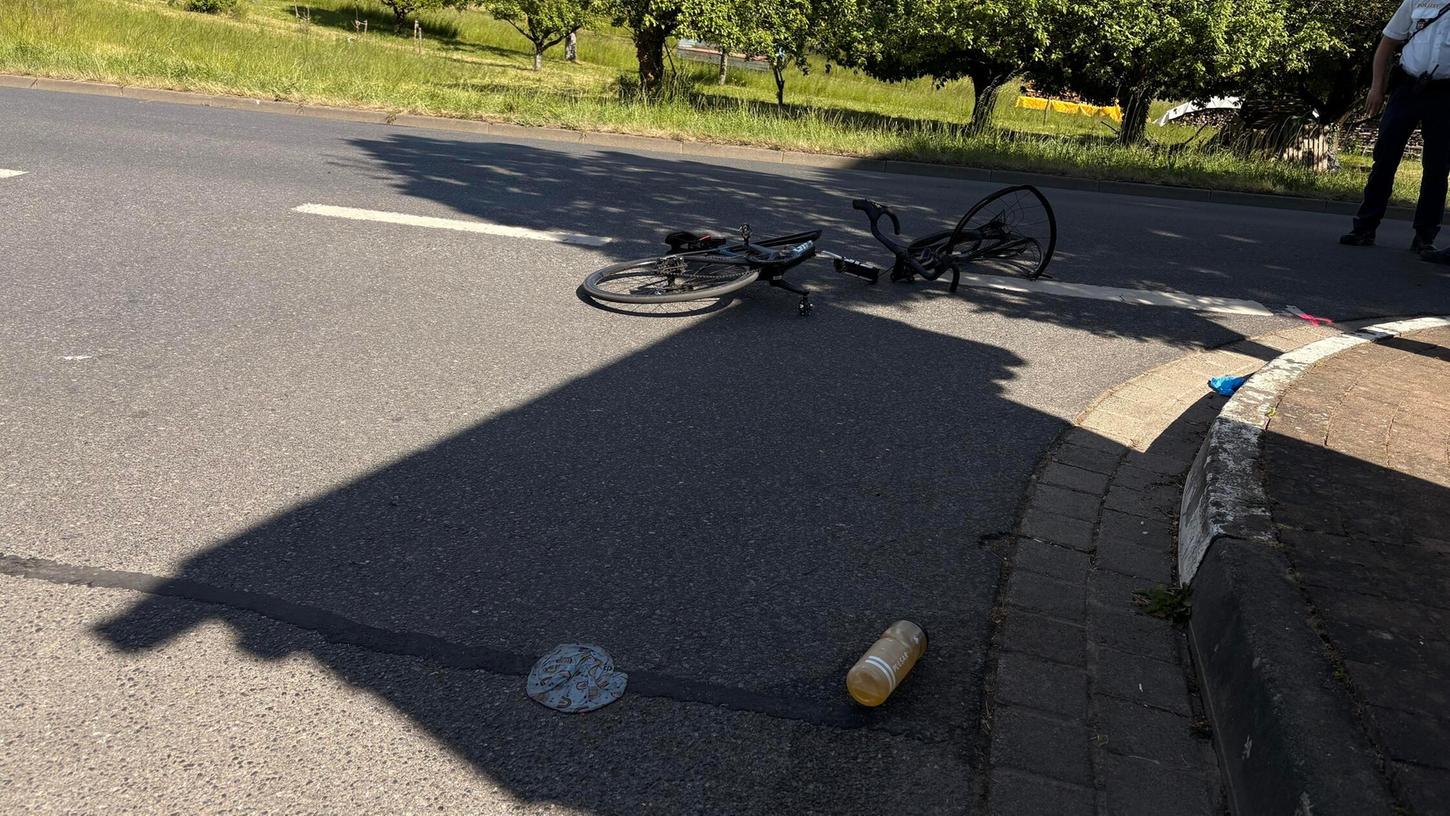 Bei dem schweren Unfall wurde eine 44-jährige Frau schwer verletzt. Bei dem schweren Unfall wurde eine 44-jährige Frau schwer verletzt.