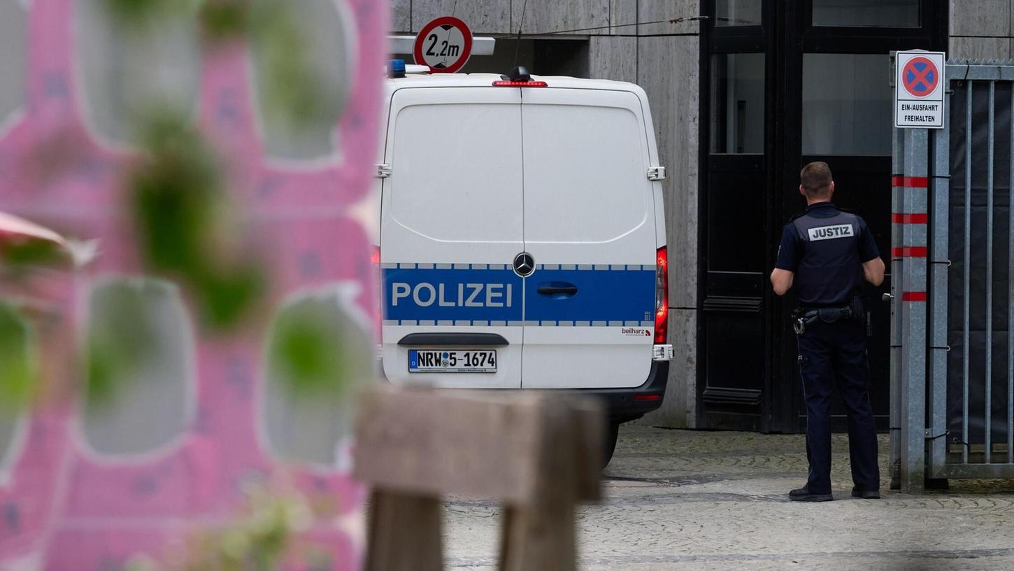 Im Landgericht Bielefeld wurde der Tatverdächtige einem Haftrichter vorgeführt. Im Landgericht Bielefeld wurde der Tatverdächtige einem Haftrichter vorgeführt.
