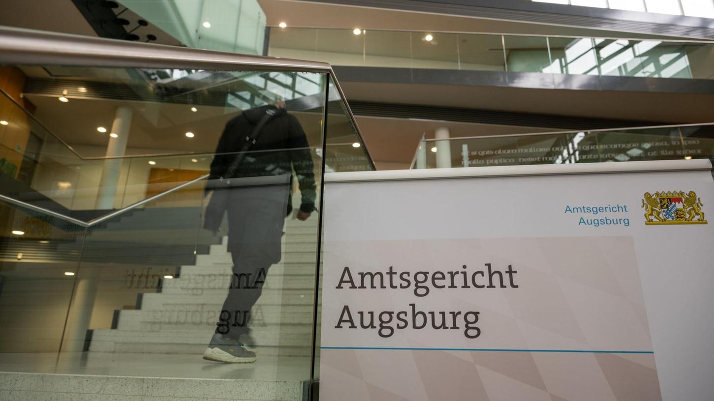 Die Staatsanwaltschaft glaubt, die Angeklagte hätte bei ambulanten Eingriffen falsch auf die aufgetretenen Komplikationen reagiert. (Symbolbild) Die Staatsanwaltschaft glaubt, die Angeklagte hätte bei ambulanten Eingriffen falsch auf die aufgetretenen Komplikationen reagiert. (Symbolbild)