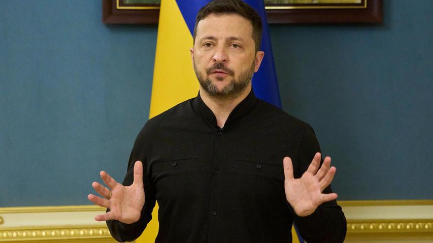 Der ukrainische Präsident Selenskyj lehnt Russlands Forderungen ab. Der ukrainische Präsident Selenskyj lehnt Russlands Forderungen ab.