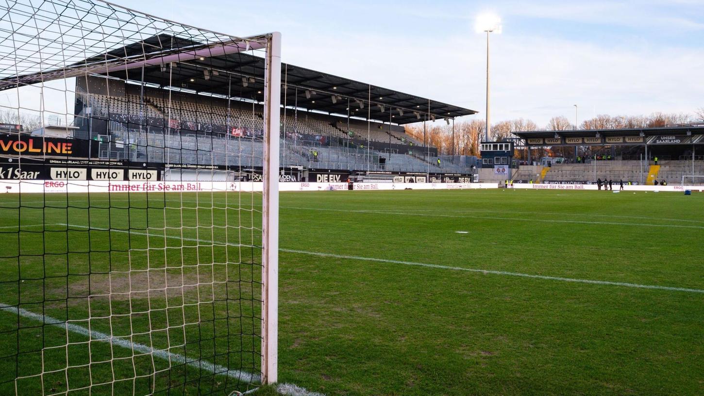 Hat ein Stadion, aber keinen Bahnhof: Spiesen-Elversberg. Hat ein Stadion, aber keinen Bahnhof: Spiesen-Elversberg.