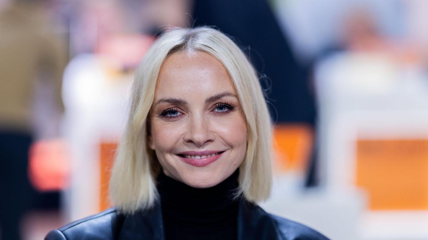 Sie löst Lola Weippert ab: Janin Ullmann übernimmt „Temptation Island“ bei RTL+. Sie löst Lola Weippert ab: Janin Ullmann übernimmt „Temptation Island“ bei RTL+.